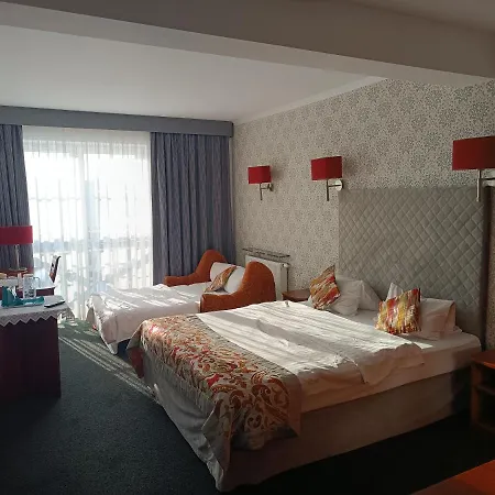 Amigo Hotel 3*