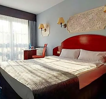 Amigo Hotel 3*
