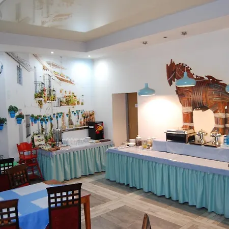 Amigo Hotel 2*